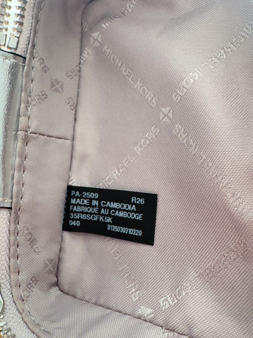 MICHAEL KORS Suitcase Bag Charm🧳-NWT - Picture 10 of 14